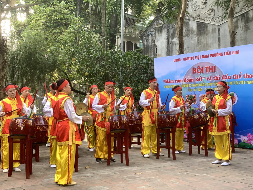 C:\Users\Techsi.vn\Desktop\tổ nuôi\z3888117808478_7e2ba5bfc5b8b8dc67dbe4041ebe69f3.jpg