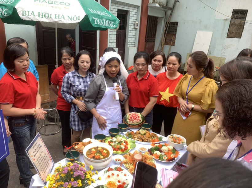 C:\Users\Techsi.vn\Desktop\tổ nuôi\z3876081879157_bc219bfe46c132b57b26402ed6baac56.jpg