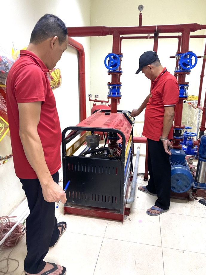 A picture containing person, floor, indoor
Description automatically generated