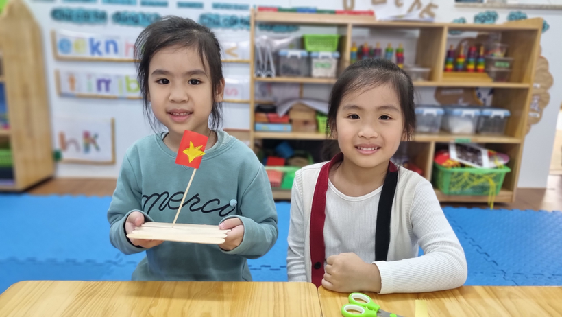 A picture containing text, person, indoor
Description automatically generated