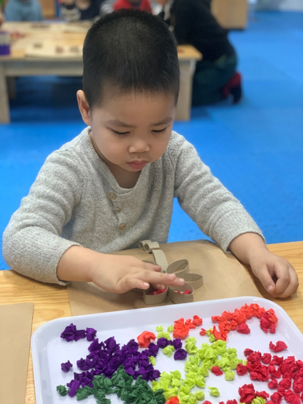 C:\Users\Lop B1\Desktop\anh hoạt dong\z4184258300023_03c61e977d36c846b4cc460a89216e5e.jpg