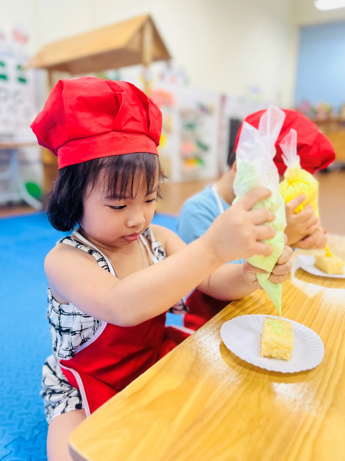 C:\Users\Lop B1\Desktop\bé tập làm nội trợ\z4244896338234_1f085710ba466423e9e9200397b1fc8b.jpg