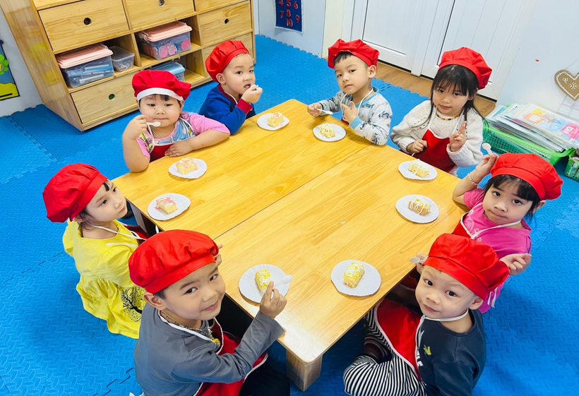 C:\Users\Lop B1\Desktop\bé tập làm nội trợ\z4244897273314_d01cbe5113290c4e72f9fa346f2f7eee.jpg