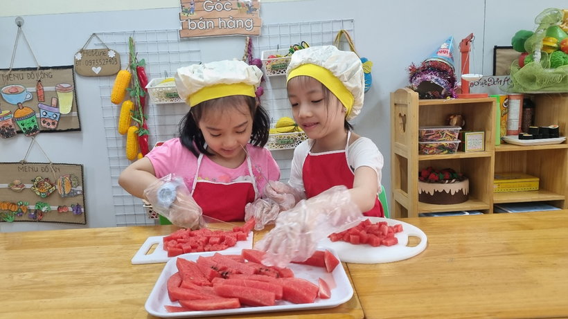 A picture containing person
Description automatically generated