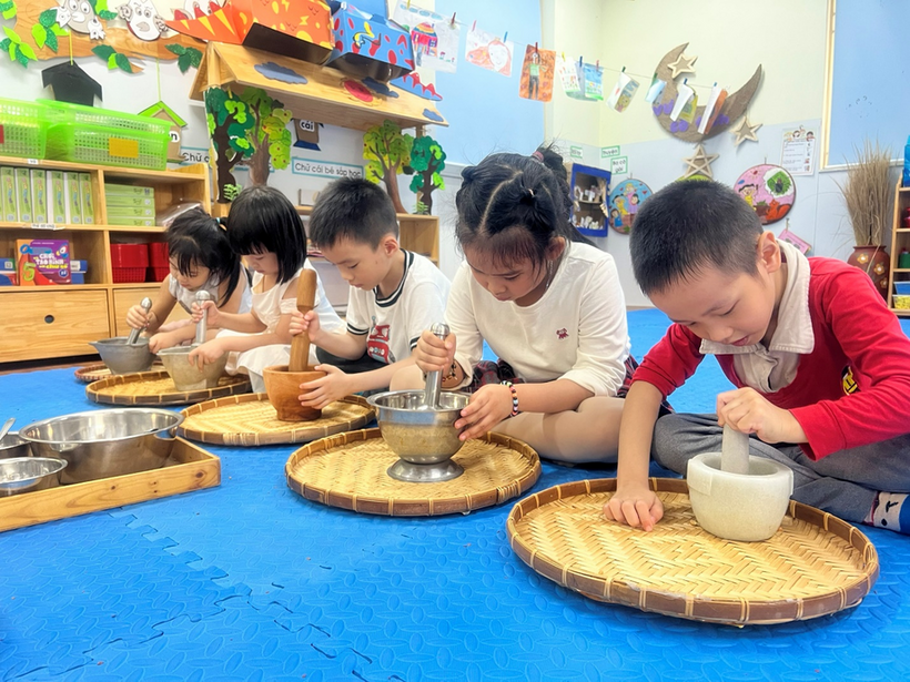 A picture containing person, child, child
Description automatically generated