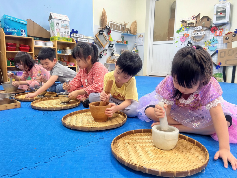 A picture containing person, plate, little
Description automatically generated