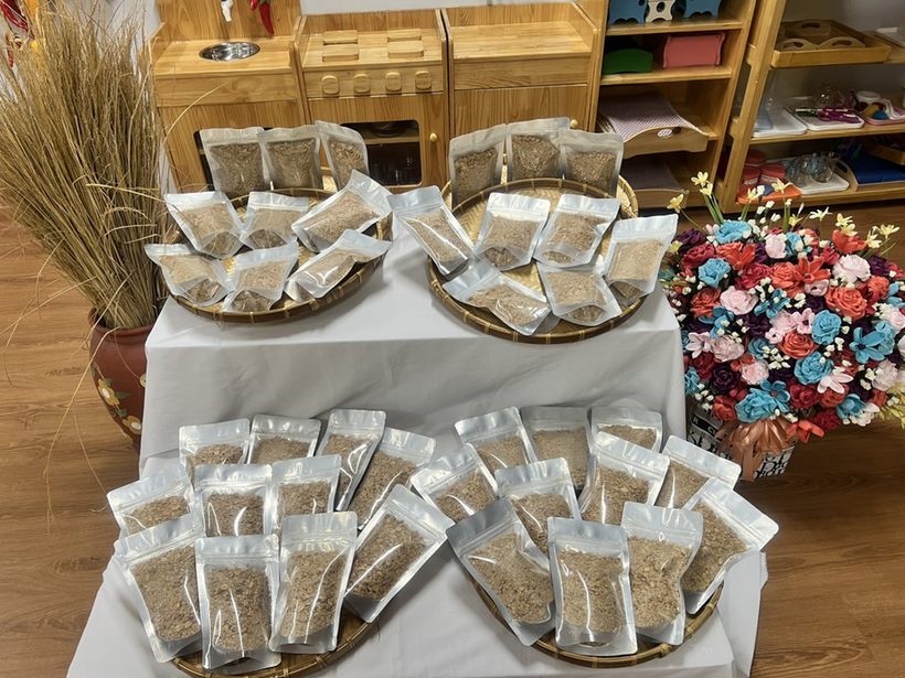 A picture containing table, food, indoor, meal
Description automatically generated