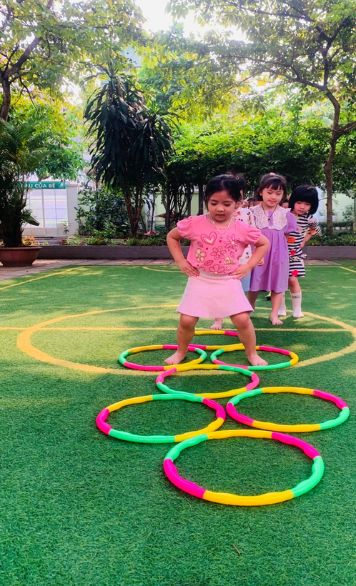 C:\Users\Lop B1\Desktop\anh hoạt dong\z4237134150641_56060fccac2c29ea23c6d32da8dc6ca7.jpg