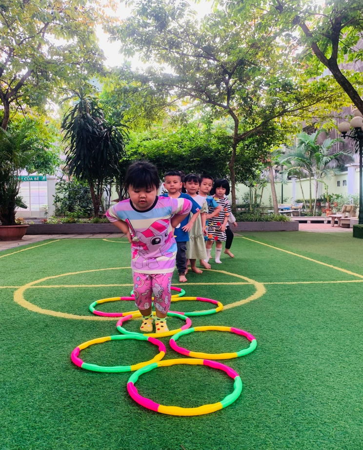 C:\Users\Lop B1\Desktop\anh hoạt dong\z4238609168325_b395584fbe65b22b79c3350528f3c32e.jpg