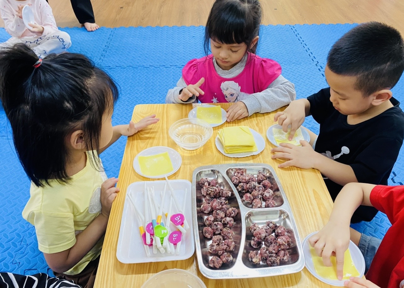 A picture containing person, child, birthday, child
Description automatically generated