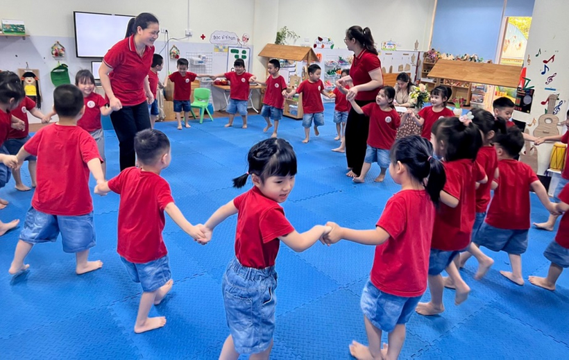 C:\Users\Lop B1\Desktop\hđ kham pha\z4242586194503_7938ceaffb2a3b9129d65e0992399c33.jpg