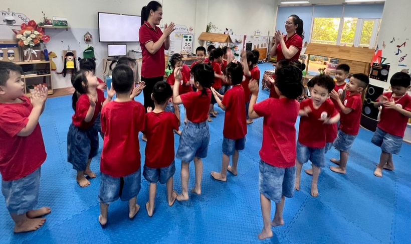 C:\Users\Lop B1\Desktop\hđ kham pha\z4242586194601_81b45d935ced9b688c9e7e624c97b2c1.jpg