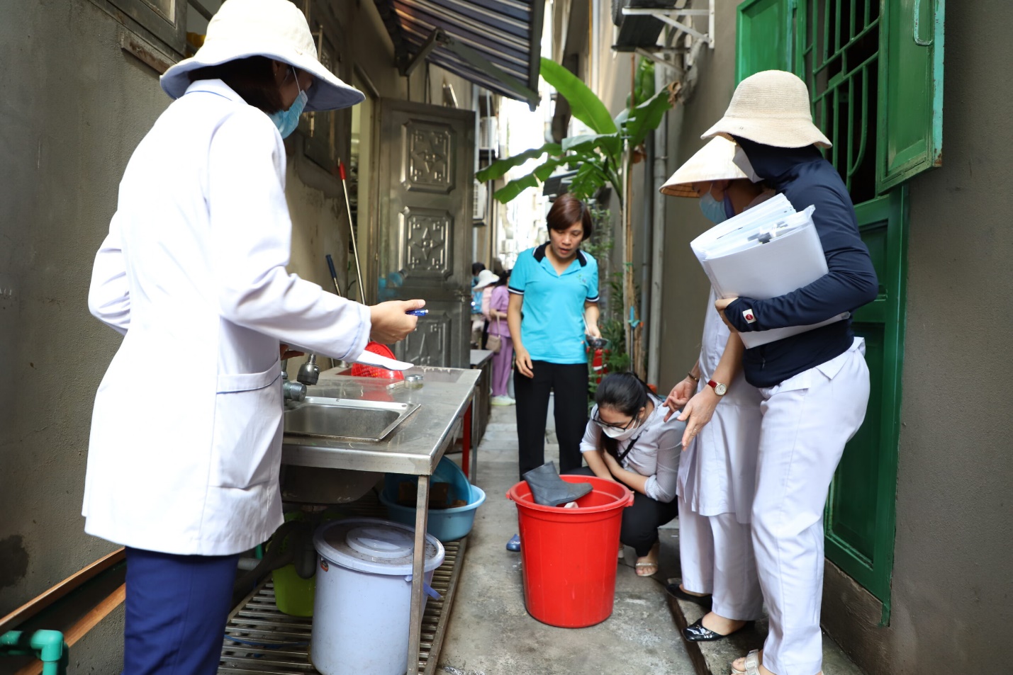 Người dân cần nâng cao tinh thần phòng chống dịch sốt xuất huyết, tránh tình trạng chủ quan trong chung tay phòng chống dịch - Sức Khỏe Quảng NinhSức Khỏe Quảng Ninh