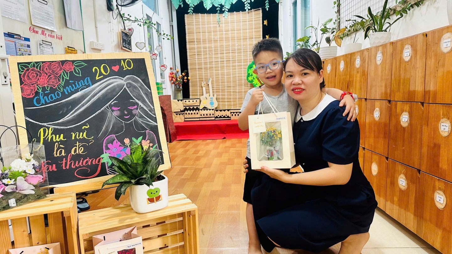 D:\3. NĂM HỌC 2025- 2026\VĂN BẢN\BÀI ĐĂNG WEB\Ảnh các tháng\Tháng 10\Cắm hoa 2010\9c797452ad762028796739.jpg