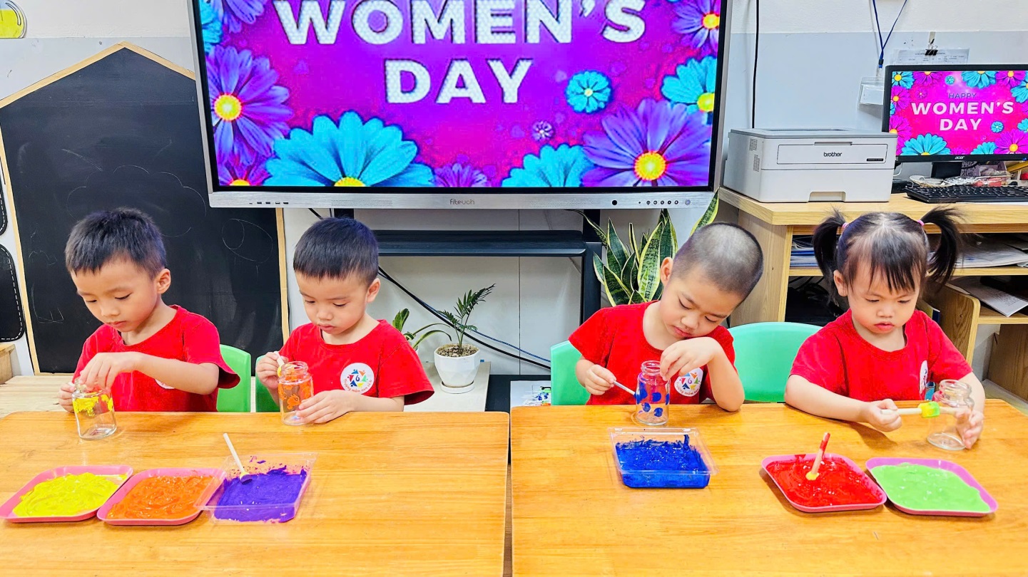 D:\3. NĂM HỌC 2025- 2026\VĂN BẢN\BÀI ĐĂNG WEB\Ảnh các tháng\Tháng 10\Cắm hoa 2010\6a8109ca2feea2b0fbff4.jpg