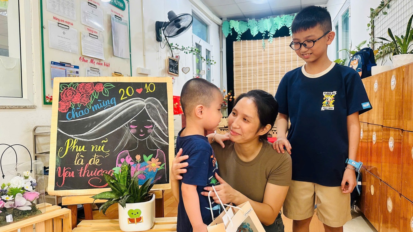 D:\3. NĂM HỌC 2025- 2026\VĂN BẢN\BÀI ĐĂNG WEB\Ảnh các tháng\Tháng 10\Cắm hoa 2010\4773bc626546e818b15728.jpg