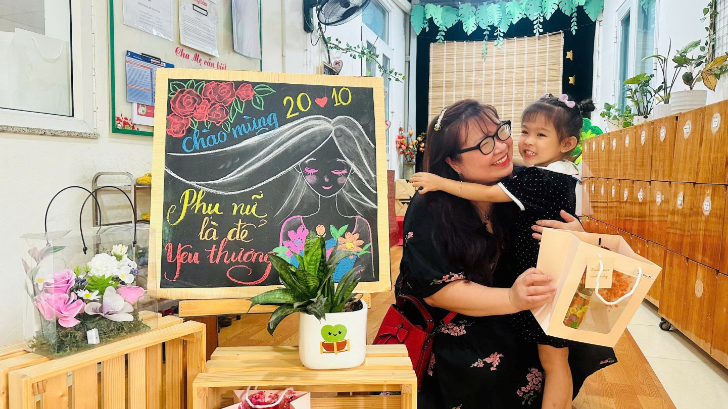 D:\3. NĂM HỌC 2025- 2026\VĂN BẢN\BÀI ĐĂNG WEB\Ảnh các tháng\Tháng 10\Cắm hoa 2010\247700312635941767529.jpg