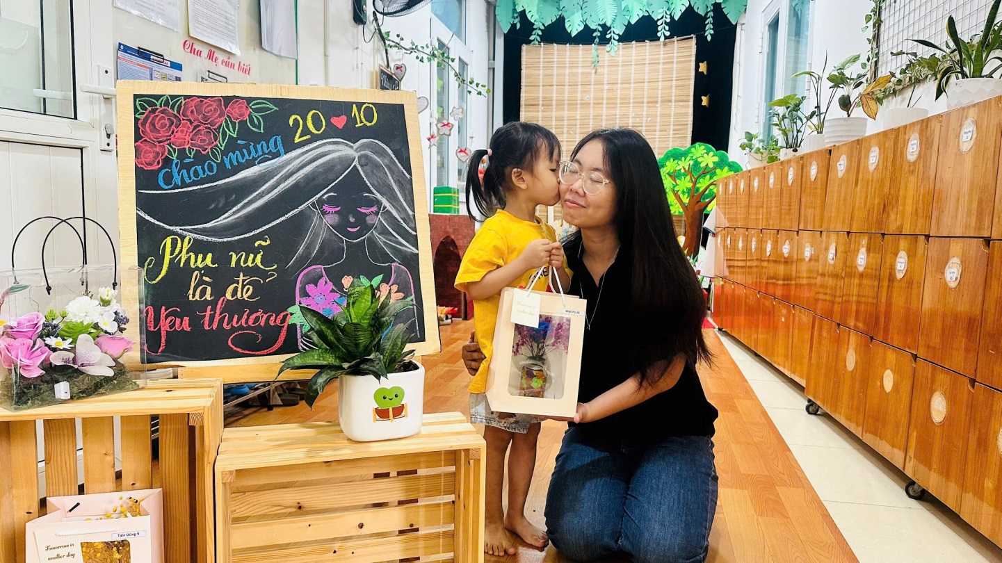 D:\3. NĂM HỌC 2025- 2026\VĂN BẢN\BÀI ĐĂNG WEB\Ảnh các tháng\Tháng 10\Cắm hoa 2010\440016009295450268632.jpg