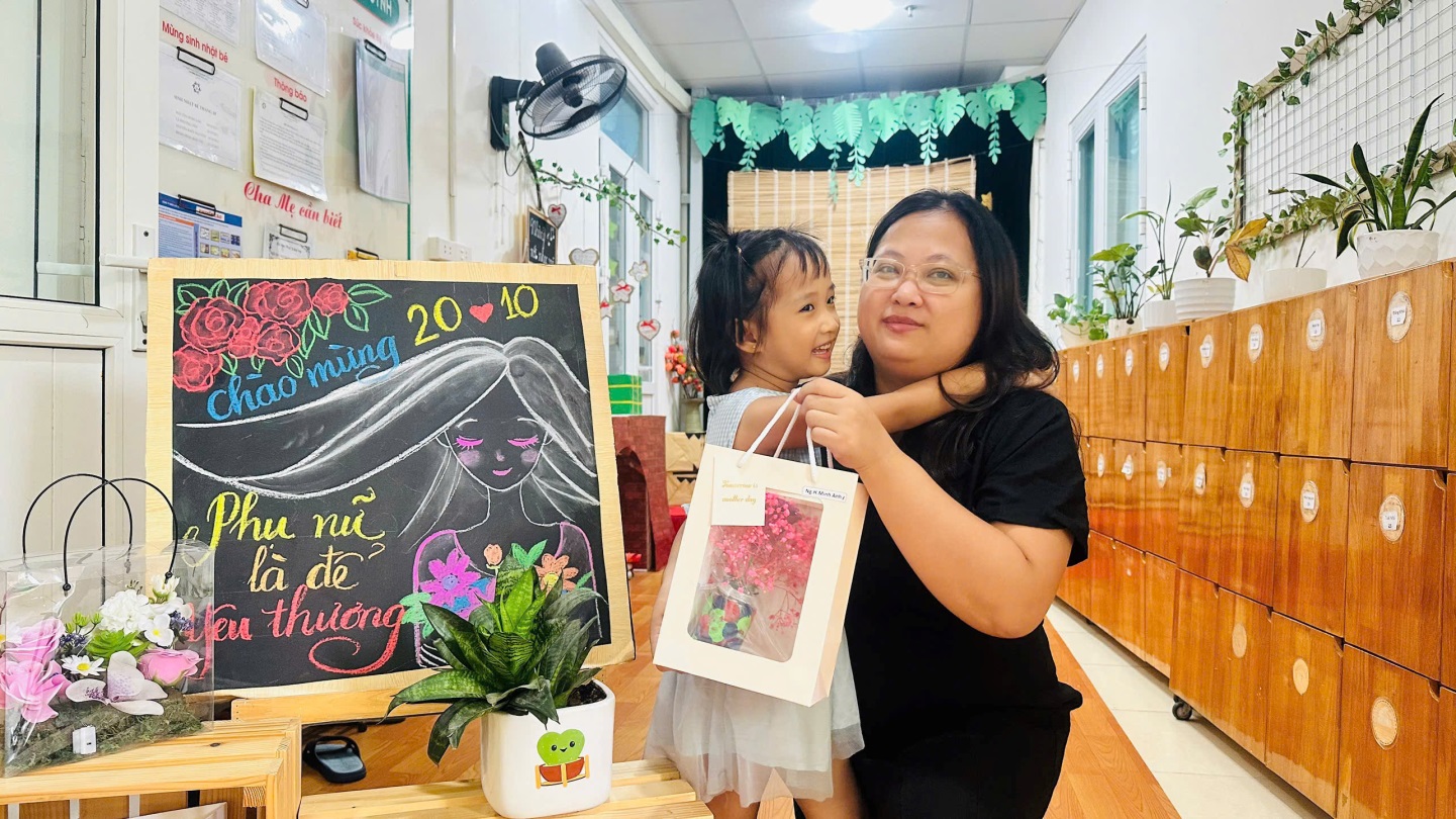 D:\3. NĂM HỌC 2025- 2026\VĂN BẢN\BÀI ĐĂNG WEB\Ảnh các tháng\Tháng 10\Cắm hoa 2010\eeb2f3a52a81a7dffe9043.jpg