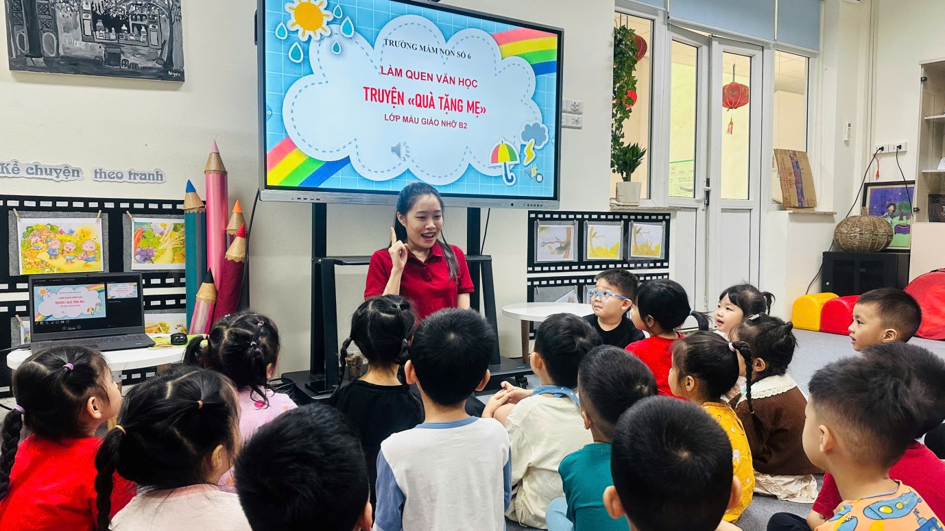 D:\3. NĂM HỌC 2025- 2026\VĂN BẢN\BÀI ĐĂNG WEB\Ảnh các tháng\Tháng 10\LQVH Truyện Quà tặng mẹ\848478816197185543.jpg