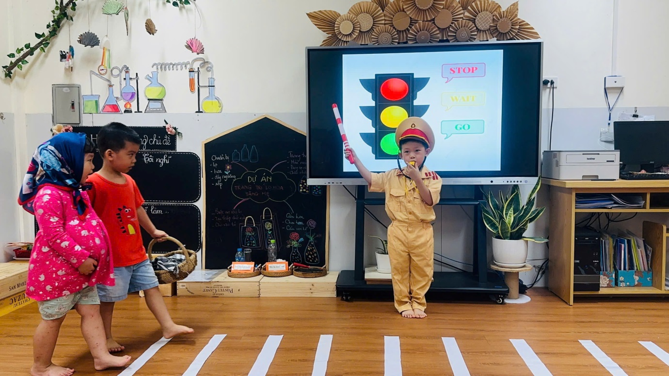 D:\3. NĂM HỌC 2025- 2026\VĂN BẢN\BÀI ĐĂNG WEB\Ảnh các tháng\Tháng 10\Hưởng ứng ngày Pháp luật\134775761369332826810.jpg