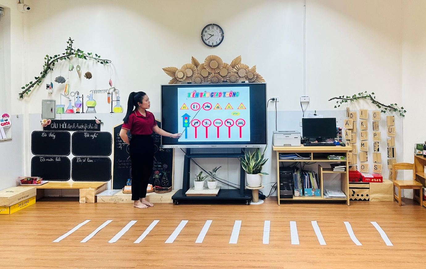 D:\3. NĂM HỌC 2025- 2026\VĂN BẢN\BÀI ĐĂNG WEB\Ảnh các tháng\Tháng 10\Hưởng ứng ngày Pháp luật\cc6a01ab5803d55d8c12.jpg