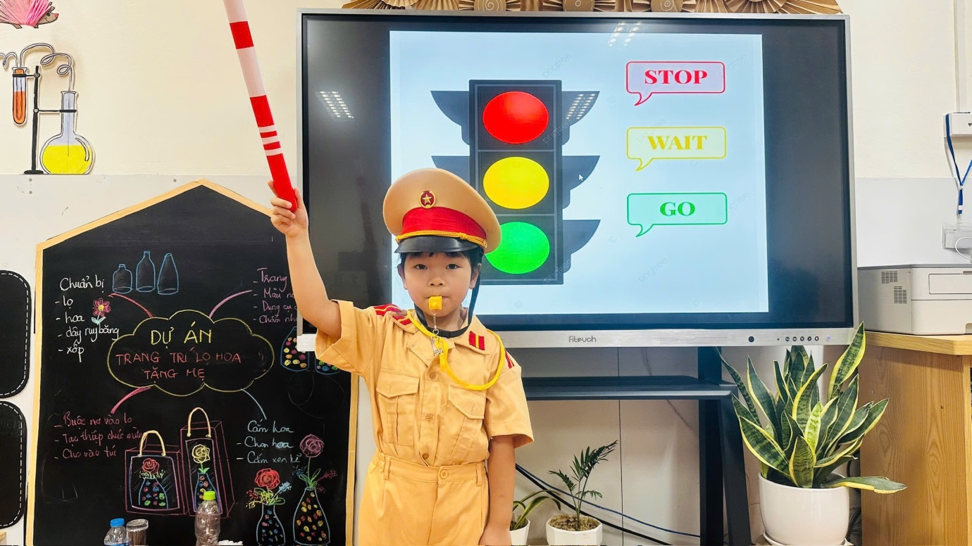 D:\3. NĂM HỌC 2025- 2026\VĂN BẢN\BÀI ĐĂNG WEB\Ảnh các tháng\Tháng 10\Hưởng ứng ngày Pháp luật\3a914db2171a9a44c30b.jpg