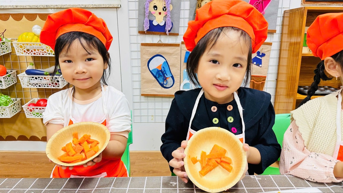 D:\3. NĂM HỌC 2025- 2026\VĂN BẢN\BÀI ĐĂNG WEB\Ảnh các tháng\Tháng 11\làm salad Nga\ae14f6c409ee85b0dcff41.jpg