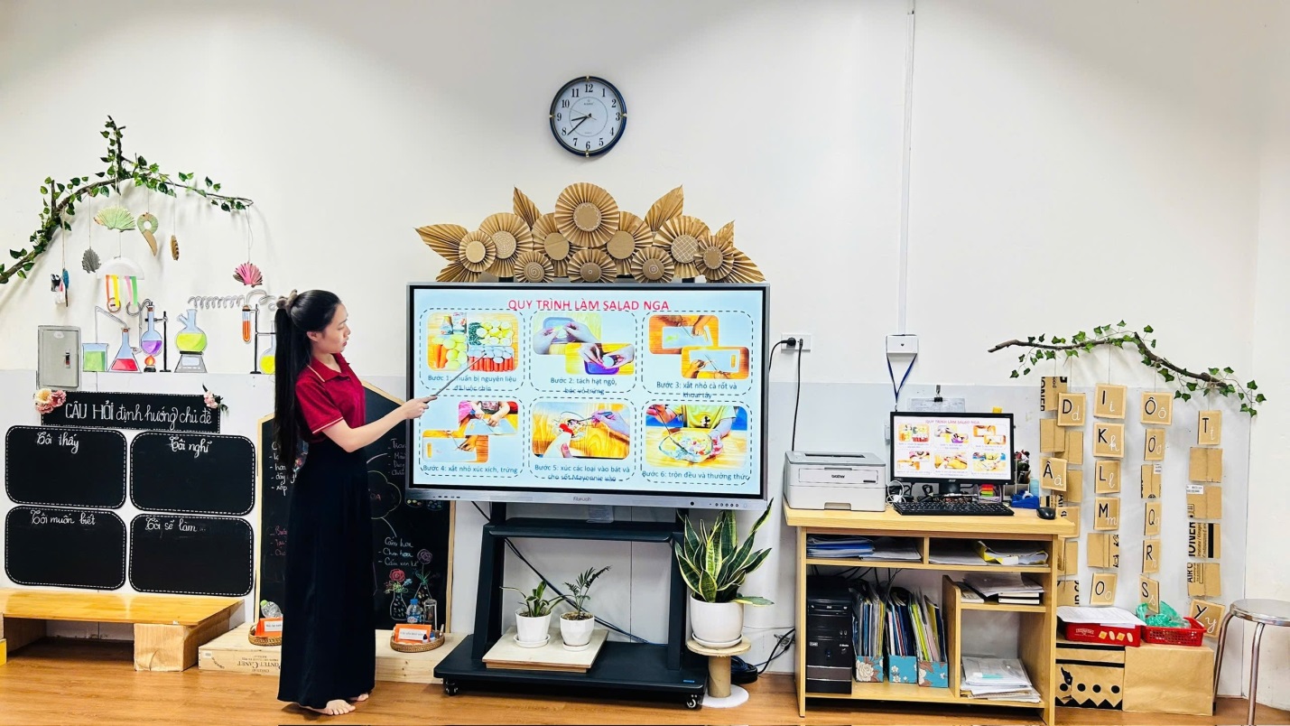 D:\3. NĂM HỌC 2025- 2026\VĂN BẢN\BÀI ĐĂNG WEB\Ảnh các tháng\Tháng 11\làm salad Nga\44d41fe4e2ce6e9037df21.jpg