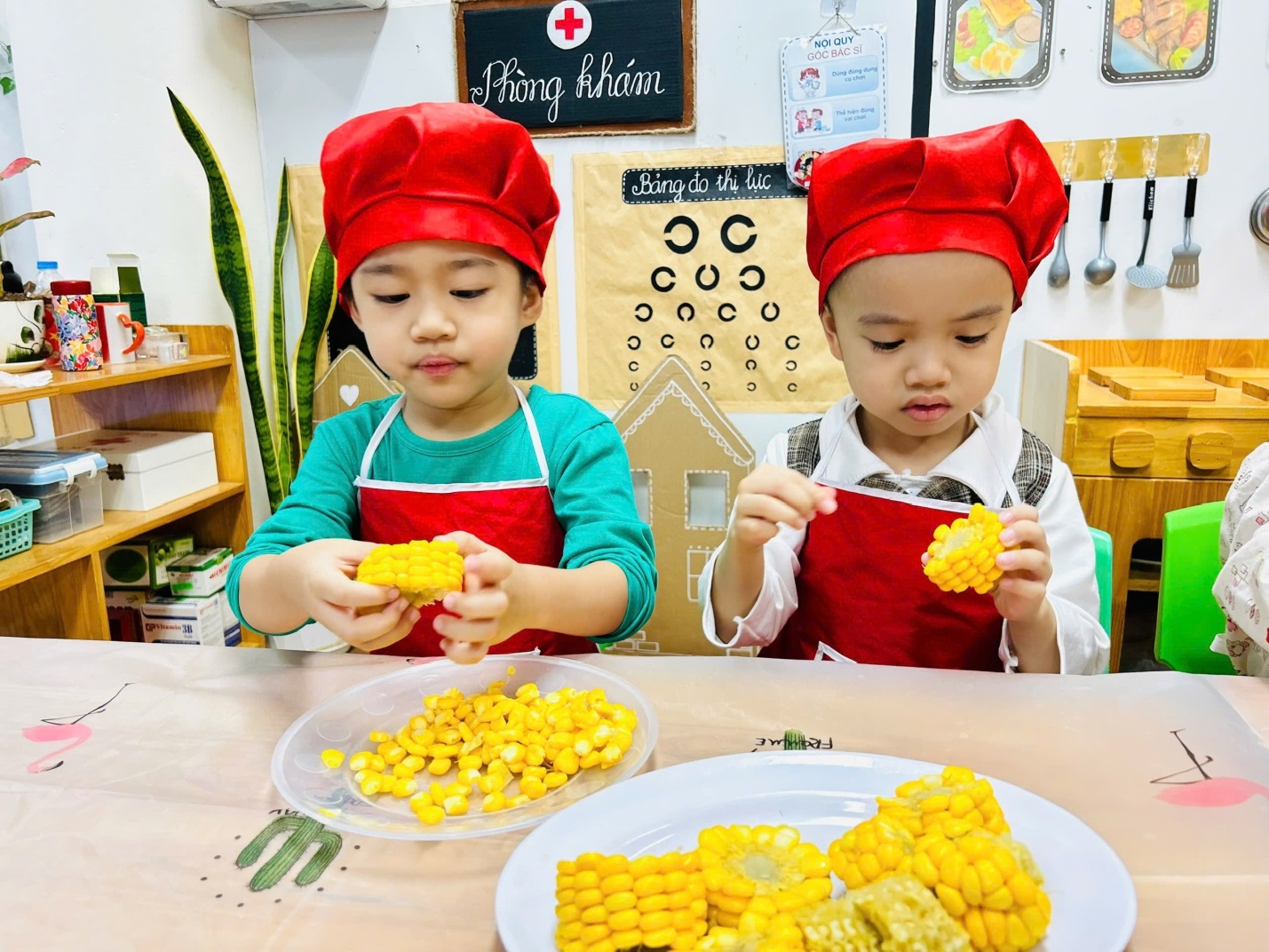 D:\3. NĂM HỌC 2025- 2026\VĂN BẢN\BÀI ĐĂNG WEB\Ảnh các tháng\Tháng 11\làm salad Nga\2b5469d699fc15a24ced44.jpg