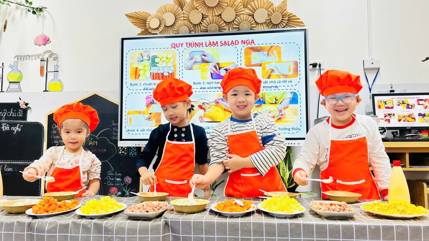 D:\3. NĂM HỌC 2025- 2026\VĂN BẢN\BÀI ĐĂNG WEB\Ảnh các tháng\Tháng 11\làm salad Nga\e7acc84c3466b838e17727.jpg