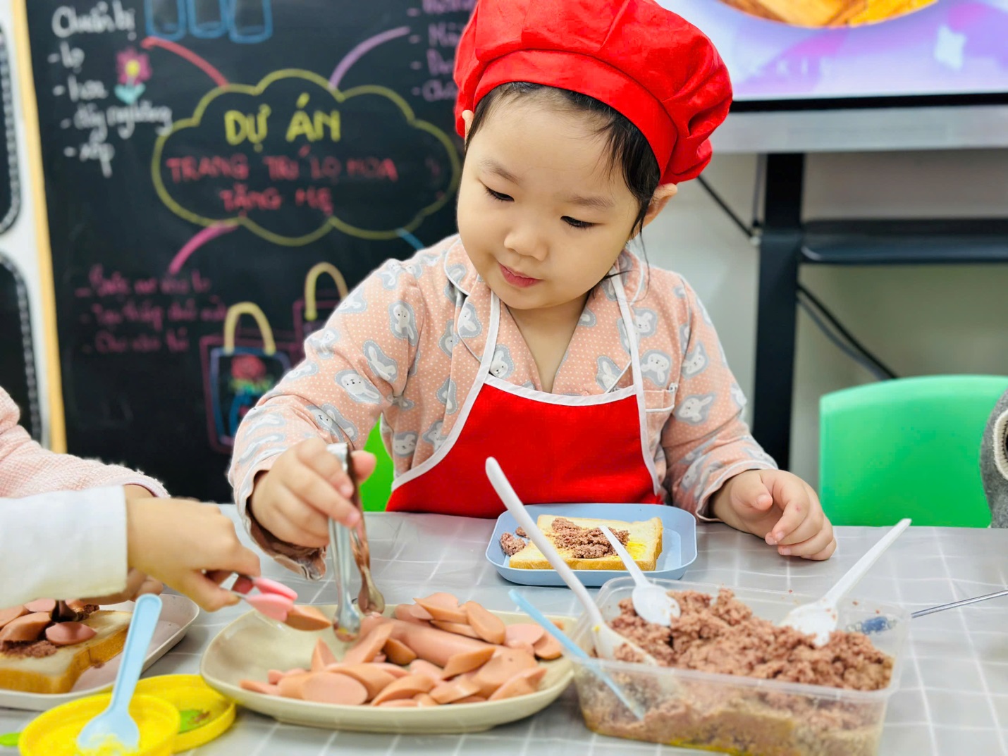 D:\3. NĂM HỌC 2025- 2026\VĂN BẢN\BÀI ĐĂNG WEB\Ảnh các tháng\Tháng 11\bánh mì sandwich nướng\4208730978193324837.jpg