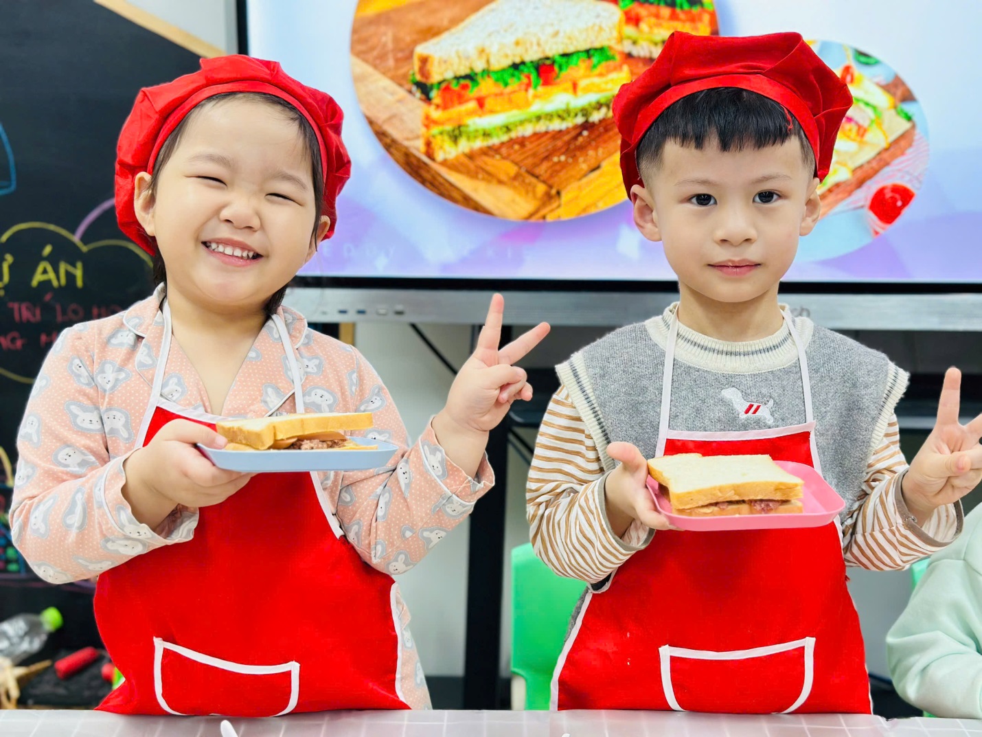 D:\3. NĂM HỌC 2025- 2026\VĂN BẢN\BÀI ĐĂNG WEB\Ảnh các tháng\Tháng 11\bánh mì sandwich nướng\103238467470604156.jpg