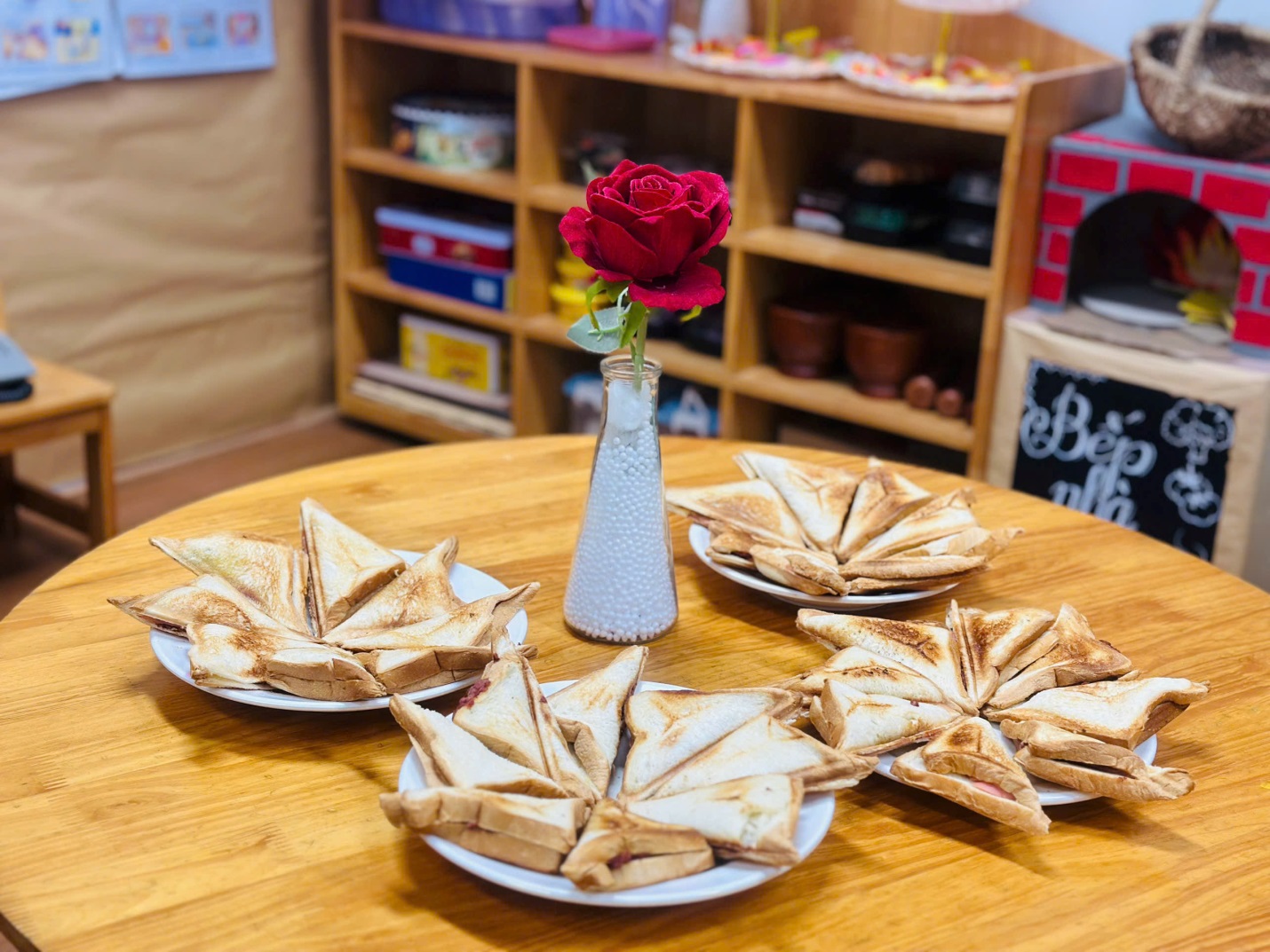 D:\3. NĂM HỌC 2025- 2026\VĂN BẢN\BÀI ĐĂNG WEB\Ảnh các tháng\Tháng 11\bánh mì sandwich nướng\3066900767578837537 (1).jpg