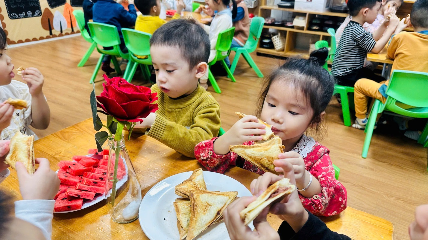 D:\3. NĂM HỌC 2025- 2026\VĂN BẢN\BÀI ĐĂNG WEB\Ảnh các tháng\Tháng 11\bánh mì sandwich nướng\179373928656378862.jpg