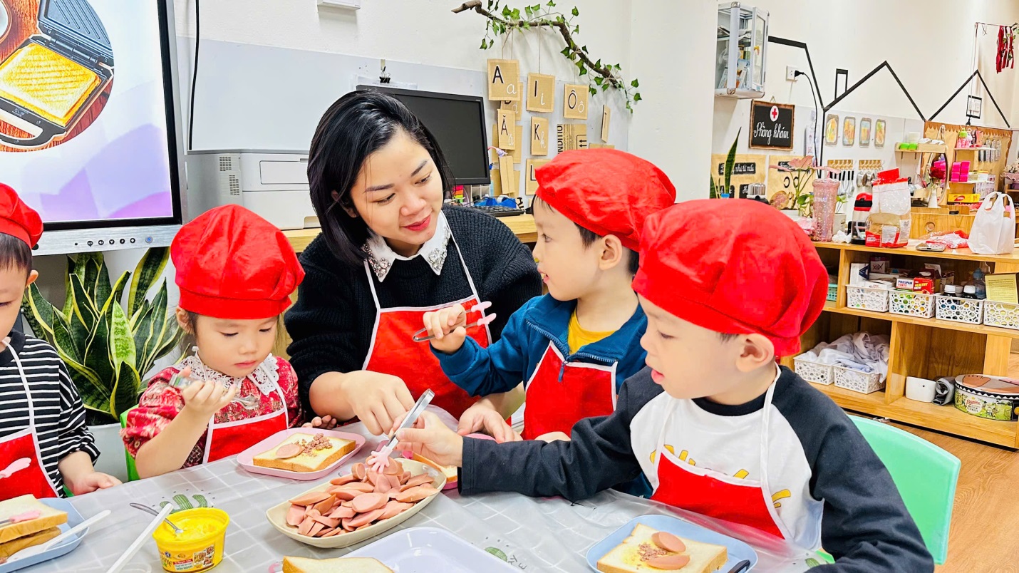 D:\3. NĂM HỌC 2025- 2026\VĂN BẢN\BÀI ĐĂNG WEB\Ảnh các tháng\Tháng 11\bánh mì sandwich nướng\2950506725197378382.jpg