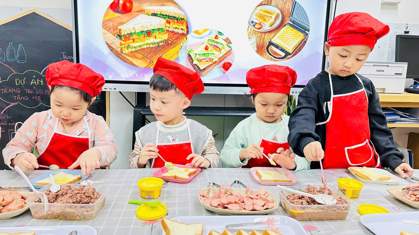 D:\3. NĂM HỌC 2025- 2026\VĂN BẢN\BÀI ĐĂNG WEB\Ảnh các tháng\Tháng 11\bánh mì sandwich nướng\934576217491183171.jpg