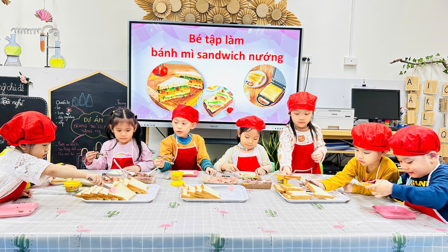 D:\3. NĂM HỌC 2025- 2026\VĂN BẢN\BÀI ĐĂNG WEB\Ảnh các tháng\Tháng 11\bánh mì sandwich nướng\1985493165604209481.jpg
