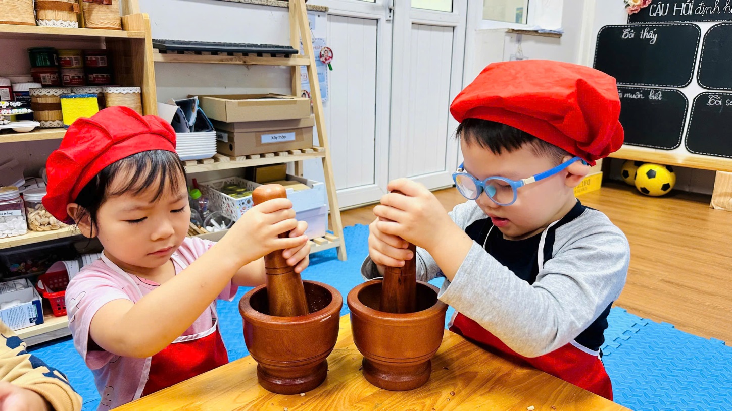 D:\3. NĂM HỌC 2025- 2026\VĂN BẢN\BÀI ĐĂNG WEB\Ảnh các tháng\Tháng 10\làm muối vừng\88fd6a618e0b02555b1a19.jpg