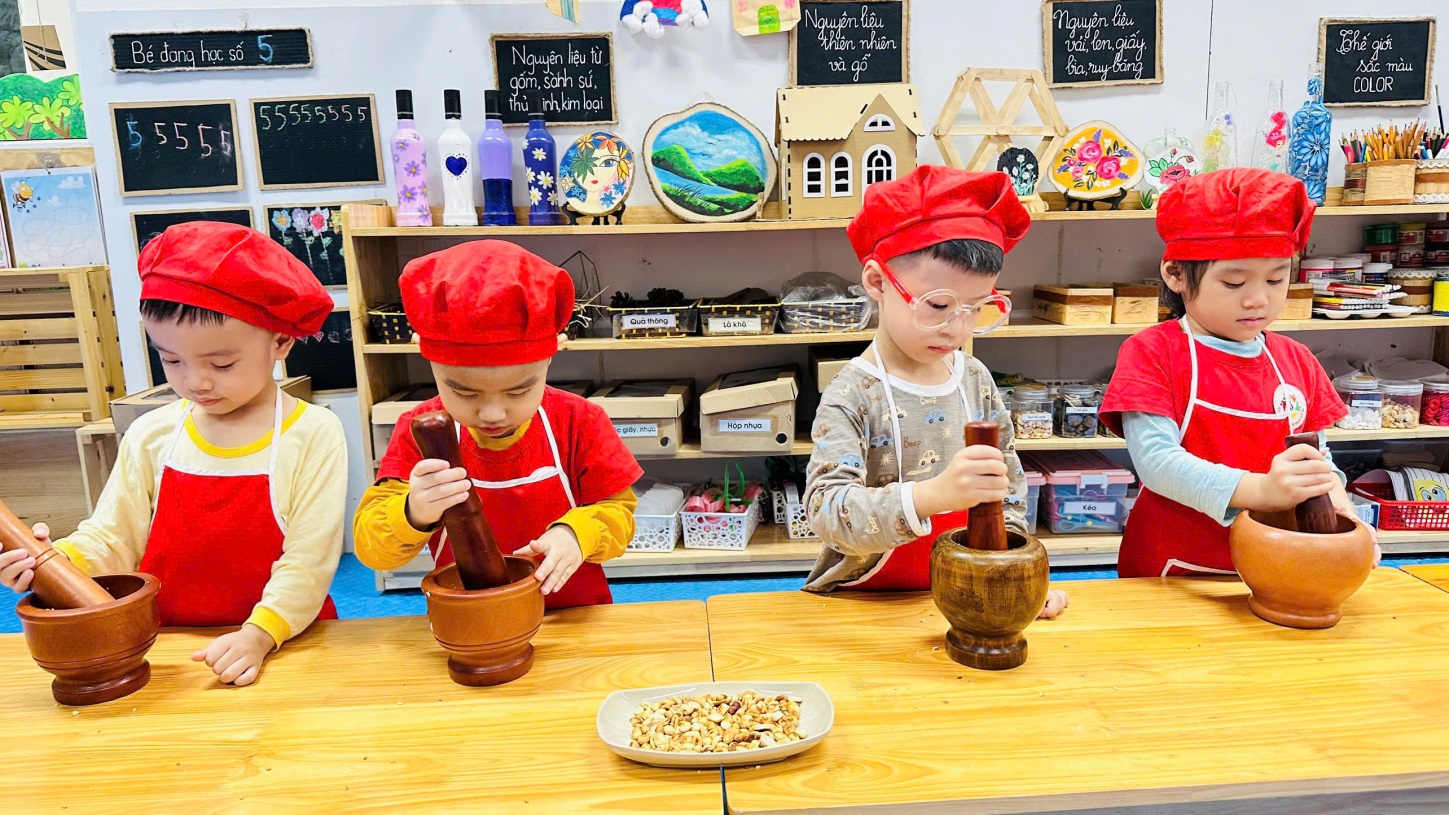 D:\3. NĂM HỌC 2025- 2026\VĂN BẢN\BÀI ĐĂNG WEB\Ảnh các tháng\Tháng 10\làm muối vừng\587272fc96961ac8438723.jpg