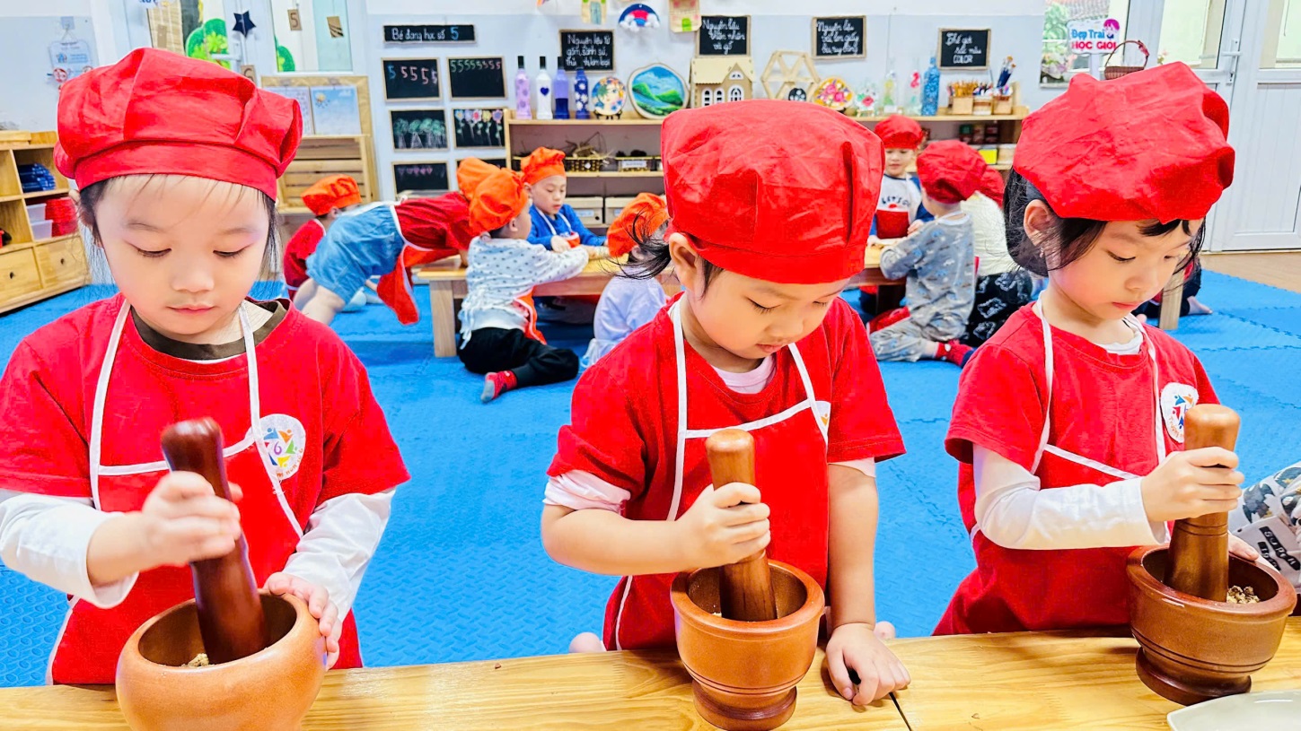 D:\3. NĂM HỌC 2025- 2026\VĂN BẢN\BÀI ĐĂNG WEB\Ảnh các tháng\Tháng 10\làm muối vừng\377389390626346654629.jpg