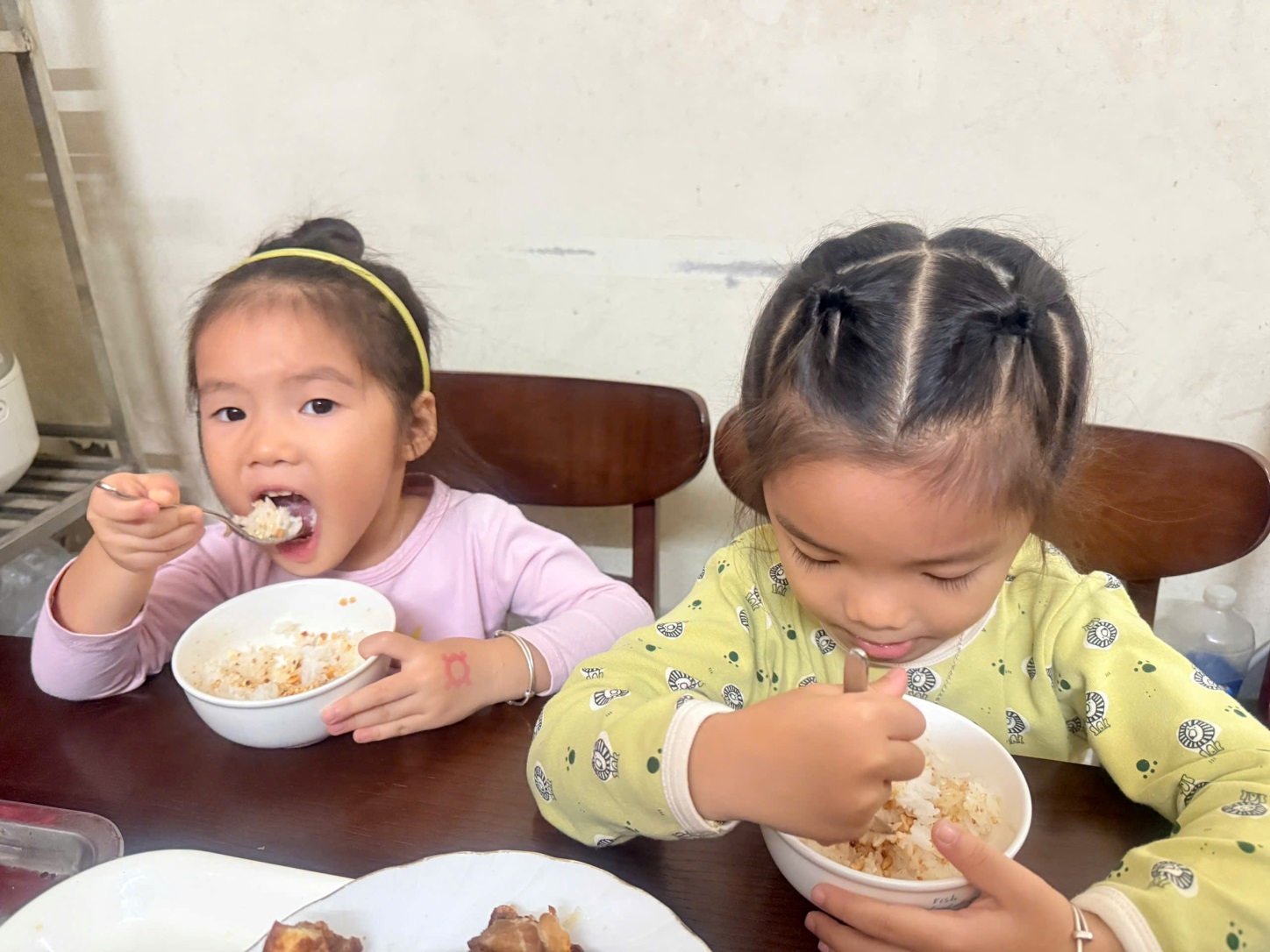 D:\3. NĂM HỌC 2025- 2026\VĂN BẢN\BÀI ĐĂNG WEB\Ảnh các tháng\Tháng 10\làm muối vừng\00254edfa9b525eb7ca460.jpg