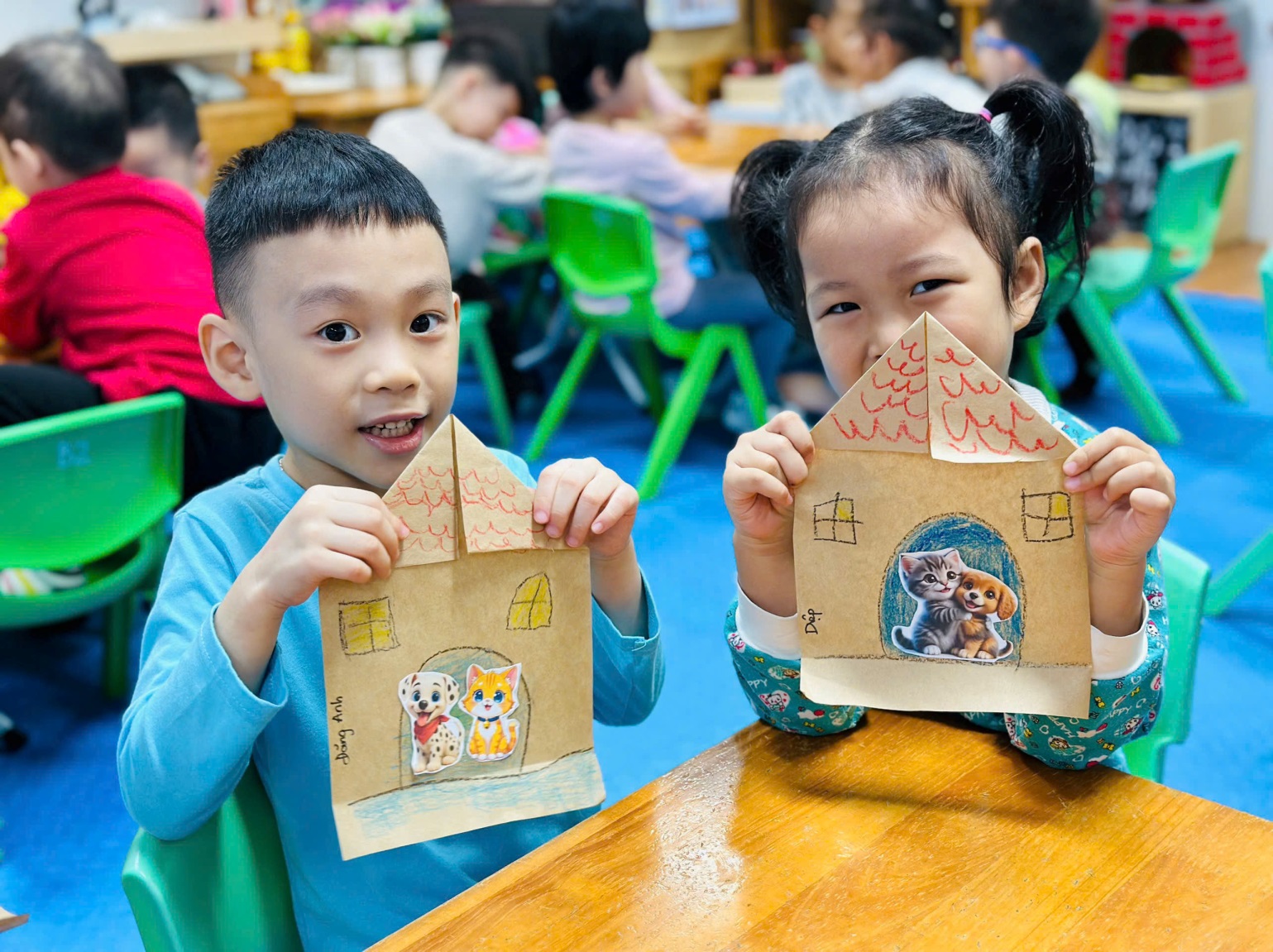 D:\3. NĂM HỌC 2025- 2026\VĂN BẢN\BÀI ĐĂNG WEB\Ảnh các tháng\Thang 12\Dự án mèo và cún\308678027706497121715.jpg