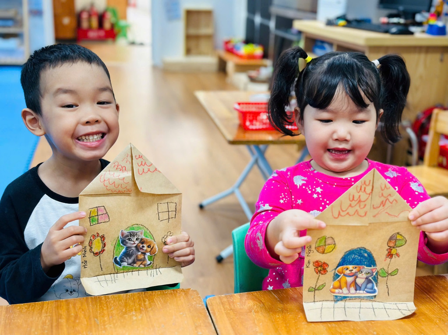 D:\3. NĂM HỌC 2025- 2026\VĂN BẢN\BÀI ĐĂNG WEB\Ảnh các tháng\Thang 12\Dự án mèo và cún\41474706413624275528.jpg