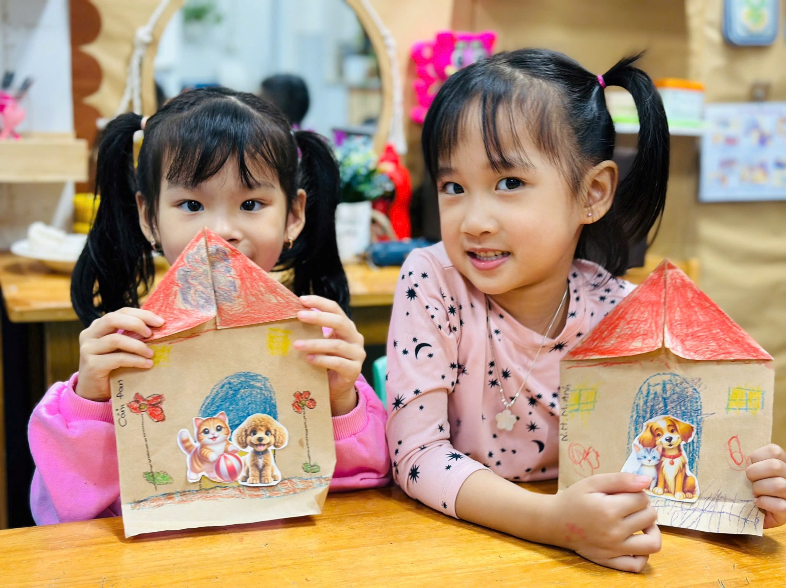 D:\3. NĂM HỌC 2025- 2026\VĂN BẢN\BÀI ĐĂNG WEB\Ảnh các tháng\Thang 12\Dự án mèo và cún\142613196505099557410.jpg