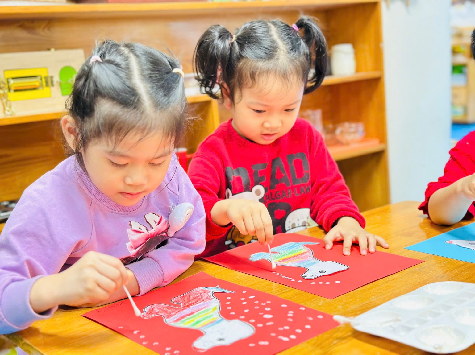 D:\3. NĂM HỌC 2025- 2026\VĂN BẢN\BÀI ĐĂNG WEB\Ảnh các tháng\Thang 12\Dự án mèo và cún\10494905319569866221.jpg