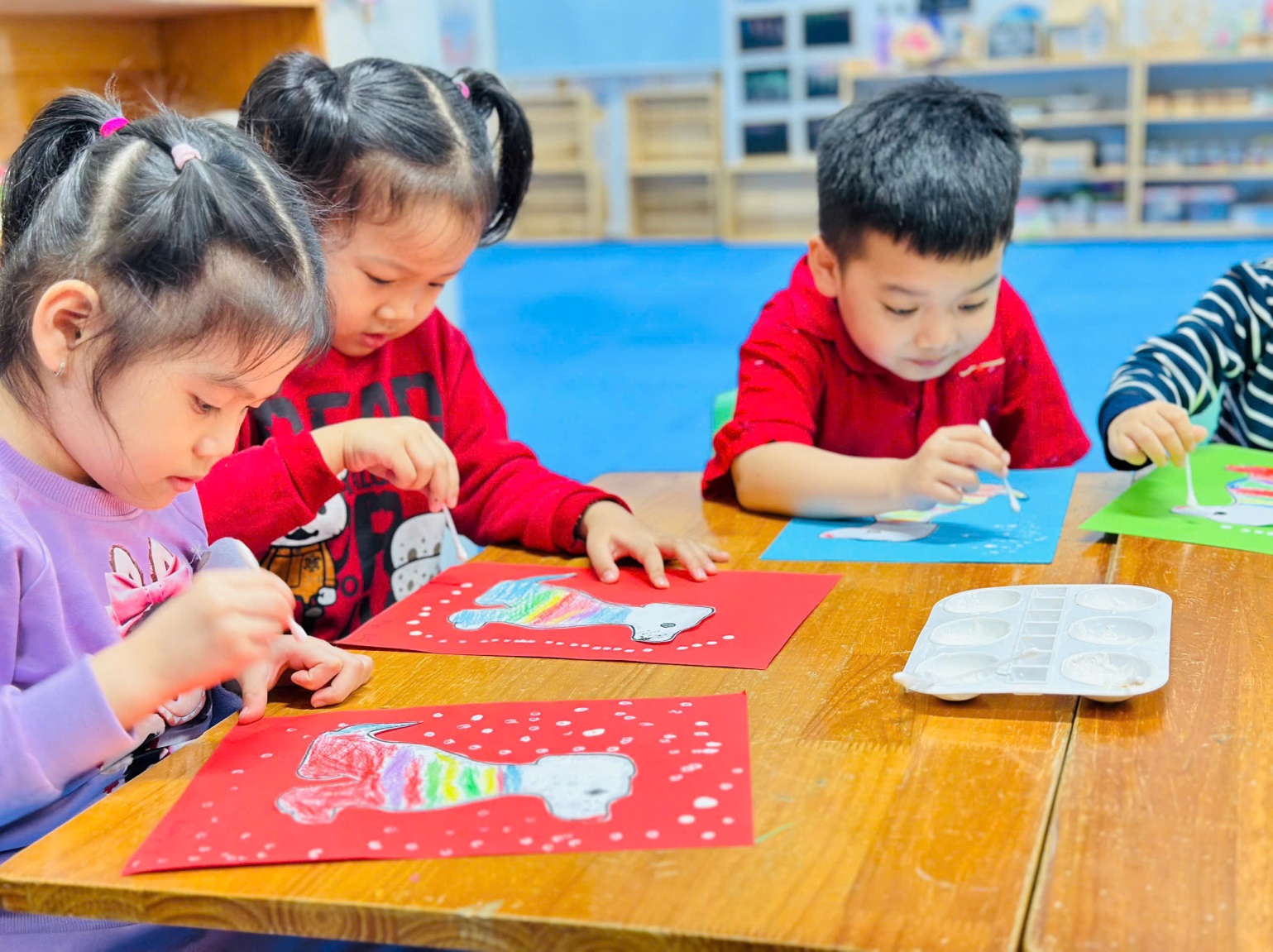 D:\3. NĂM HỌC 2025- 2026\VĂN BẢN\BÀI ĐĂNG WEB\Ảnh các tháng\Thang 12\Dự án mèo và cún\324646376062731271223.jpg