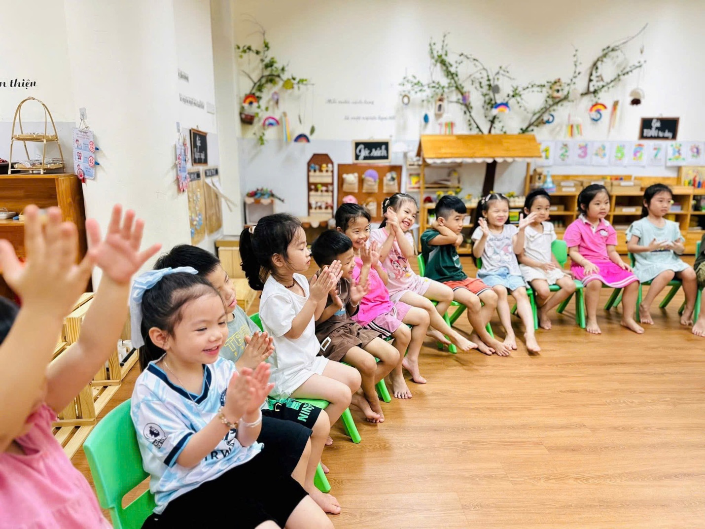 D:\2. NĂM HỌC 2024- 2025\BÀI ĐĂNG WEB\Truyện sự tích hoa dạ hương\258ccda54e88f8d6a19920.jpg