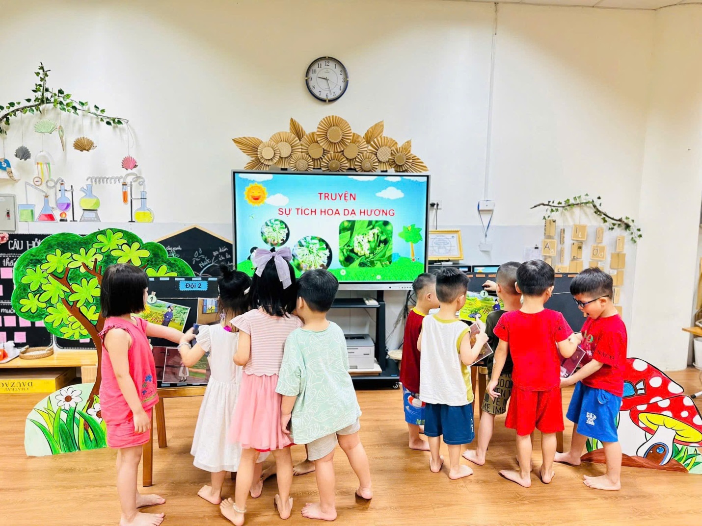 D:\2. NĂM HỌC 2024- 2025\BÀI ĐĂNG WEB\Truyện sự tích hoa dạ hương\45de04e287cf319168de26.jpg