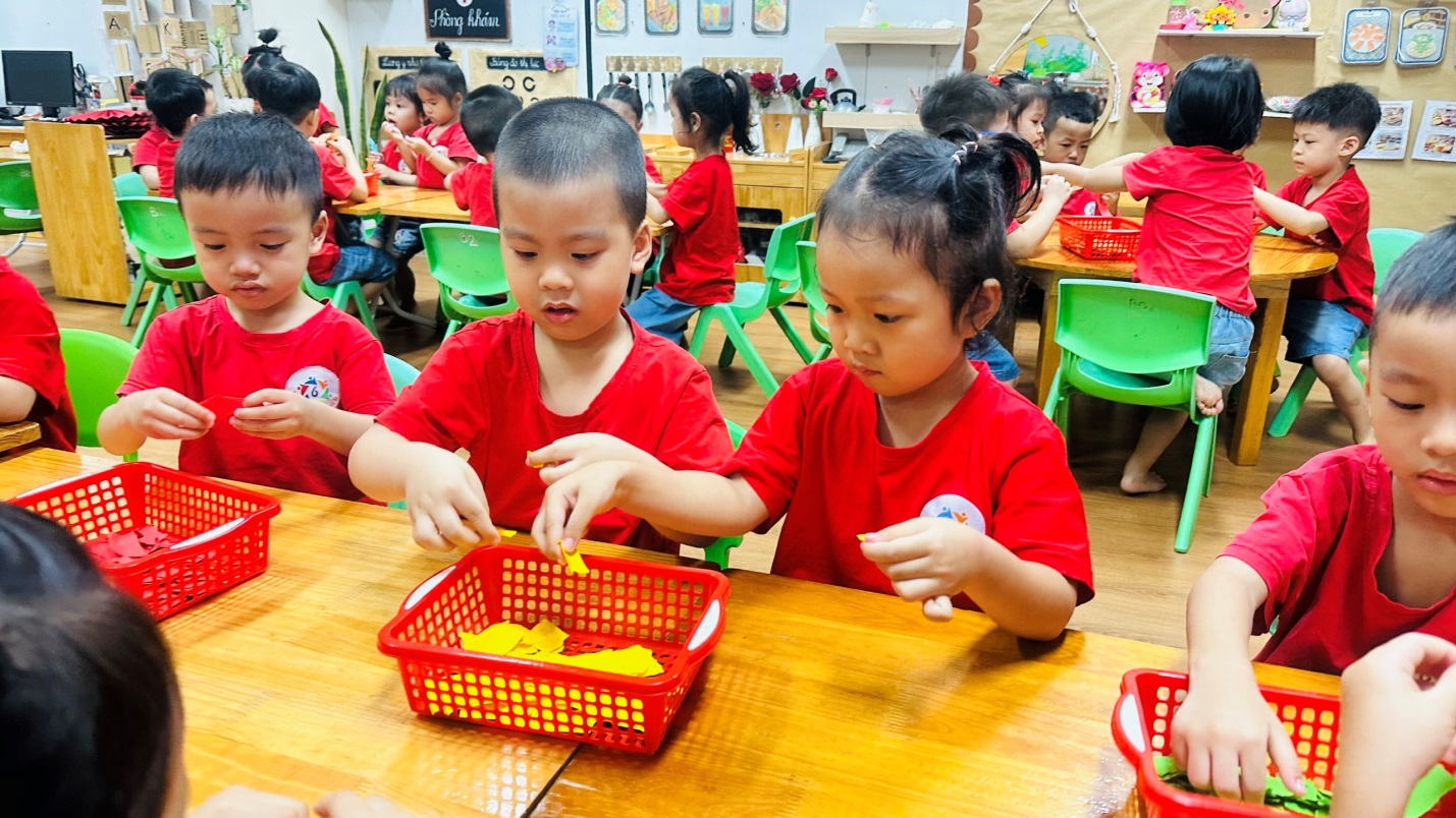 D:\3. NĂM HỌC 2025- 2026\VĂN BẢN\BÀI ĐĂNG WEB\Ảnh các tháng\Tháng 9\Làm lân sư tử\Con Zai Yêu 🥰 [17-09-2025 13_02]\22b08da452eed8b081ff1.jpg